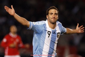 龙珠直播-德甲球队平均工资情况分析:各队差异有多大?